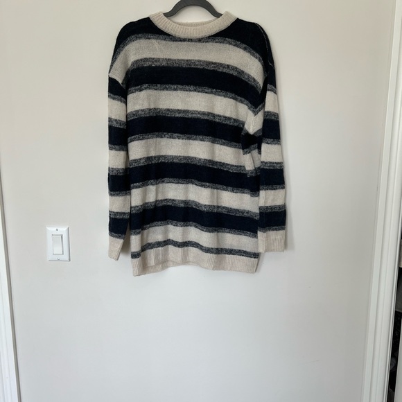 Cozy Zara Striped Sweater - Picture 1 of 3
